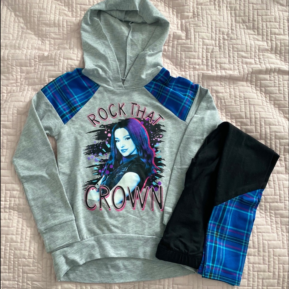 Descendants 3 Outfit